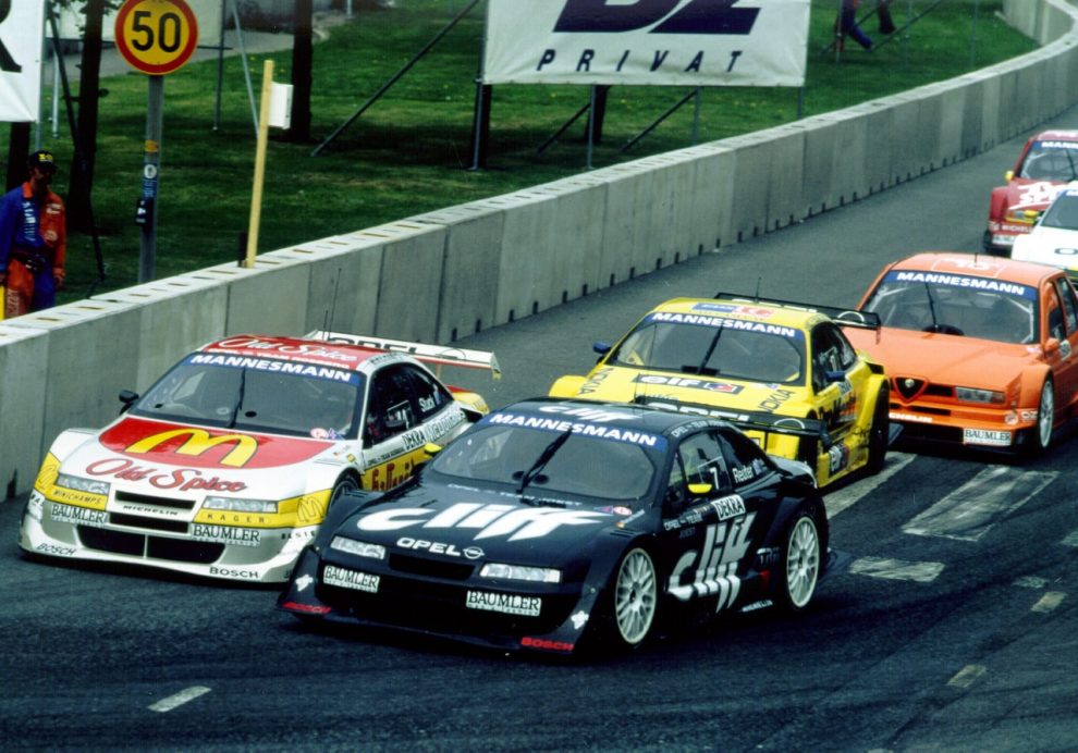 Legendary racing series: Opel brings the black Cliff Calibra, Manuel Reuter's 1996 ITC championship car, to the Nürburgring.