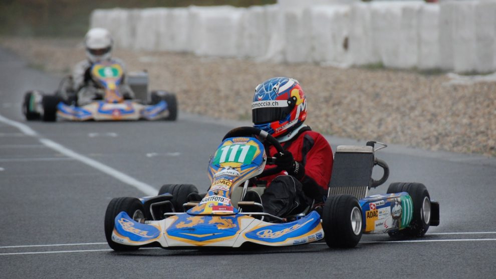 Er tat es Fabio Leimer in der Klasse Iame X30 Junior nach: Savio Moccia gewann auf nasser Unterlage alle drei Läufe und sicherte sich souverän den Meistertitel.