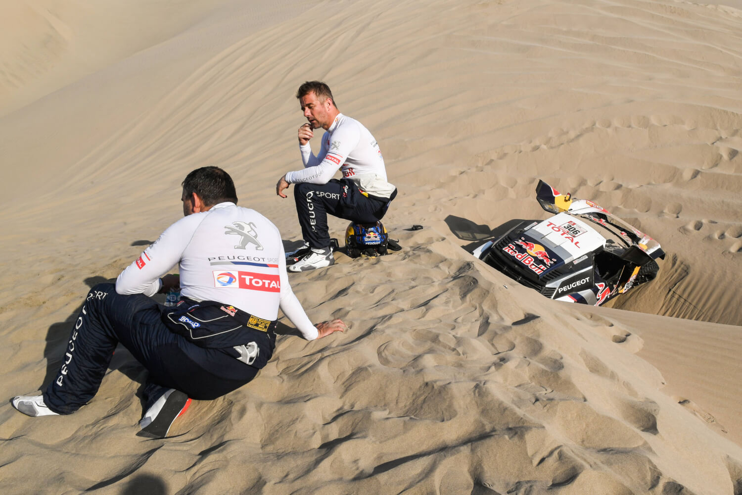 Incidente di Sébastien Loeb con la Peugeot al 40° Rally Dakar