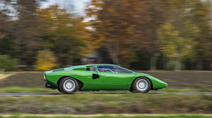 Countach LPI 800-4