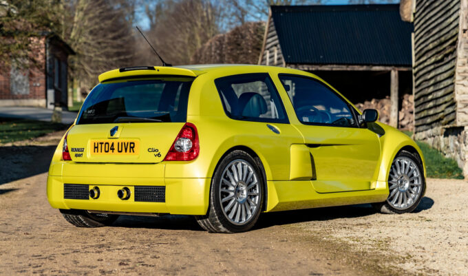 Renault Clio V6