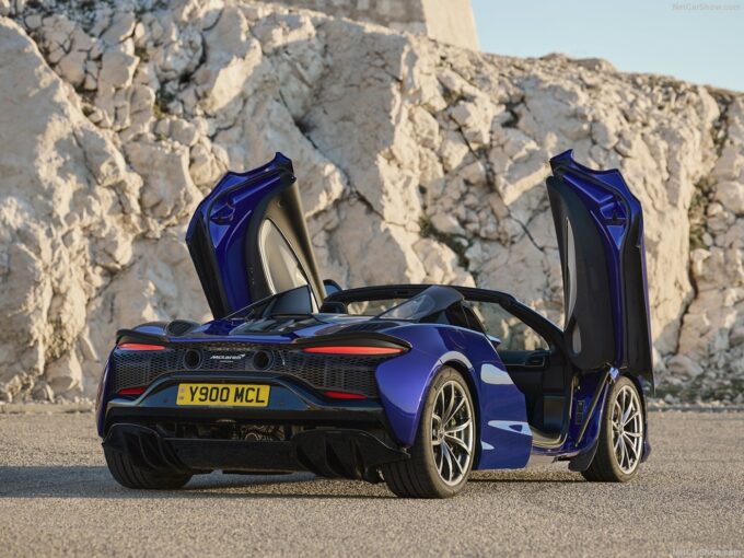 McLaren Artura Spider