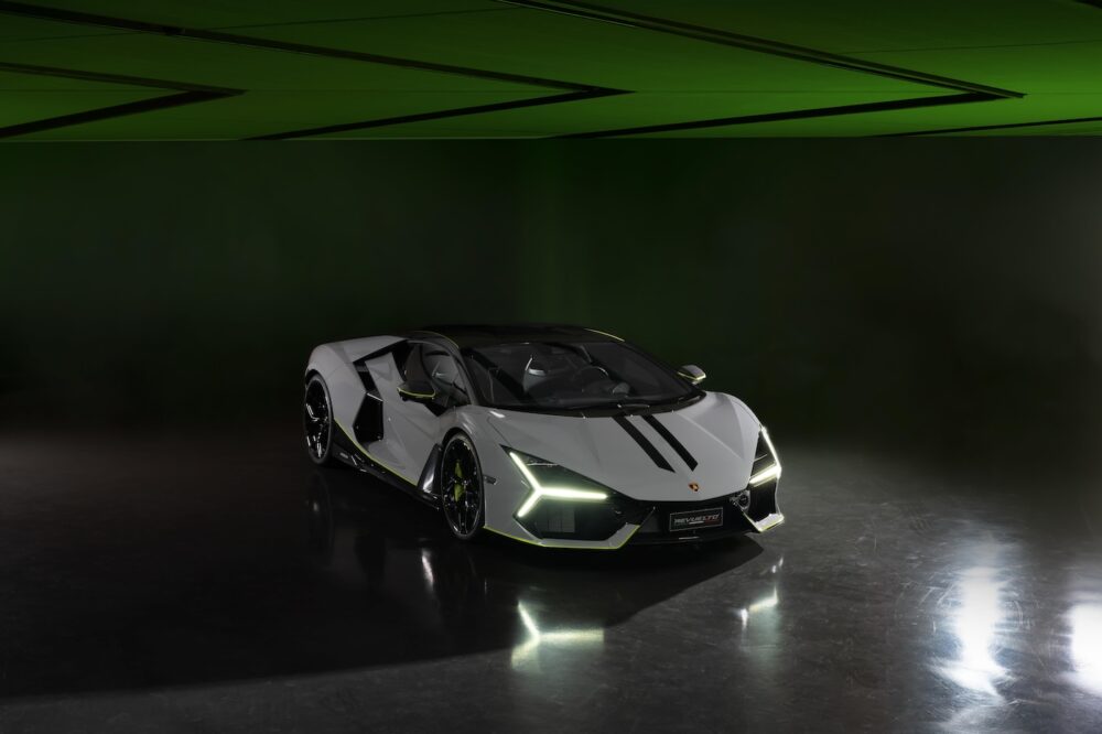 Lamborghini Revuelto