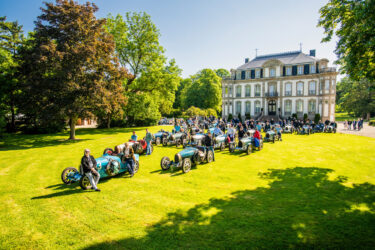 Bugatti enthusiasts on an epic journey autosprint.ch