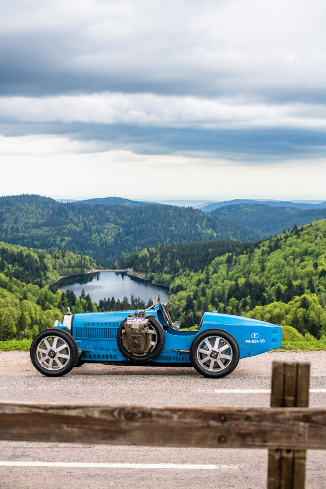 Gli appassionati di Bugatti in un viaggio epico autosprint.ch